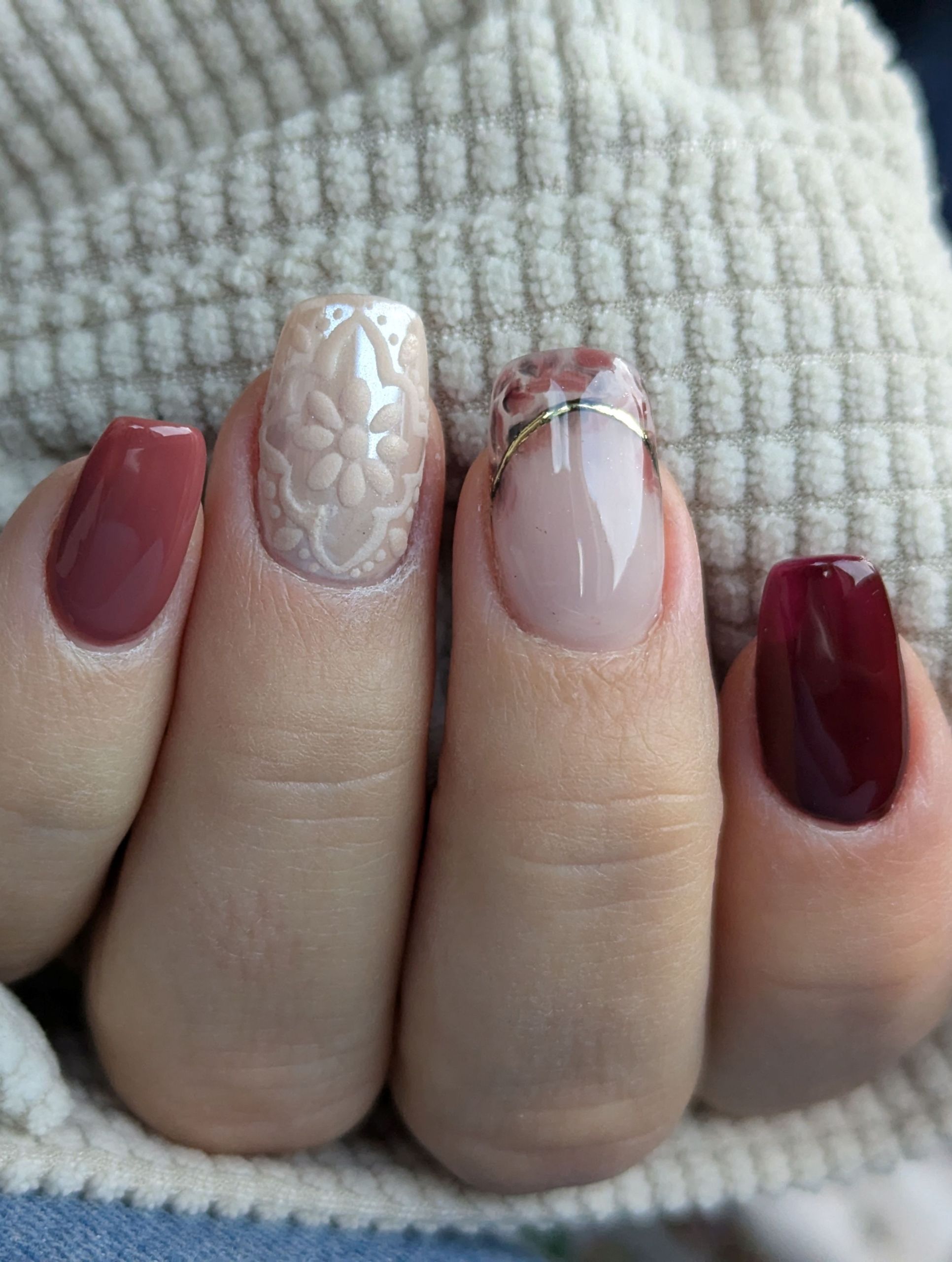 Nail Art by MadameSublime rouge Nail Art by MadameSublime, une création surprise en cas de manque d'inspiration