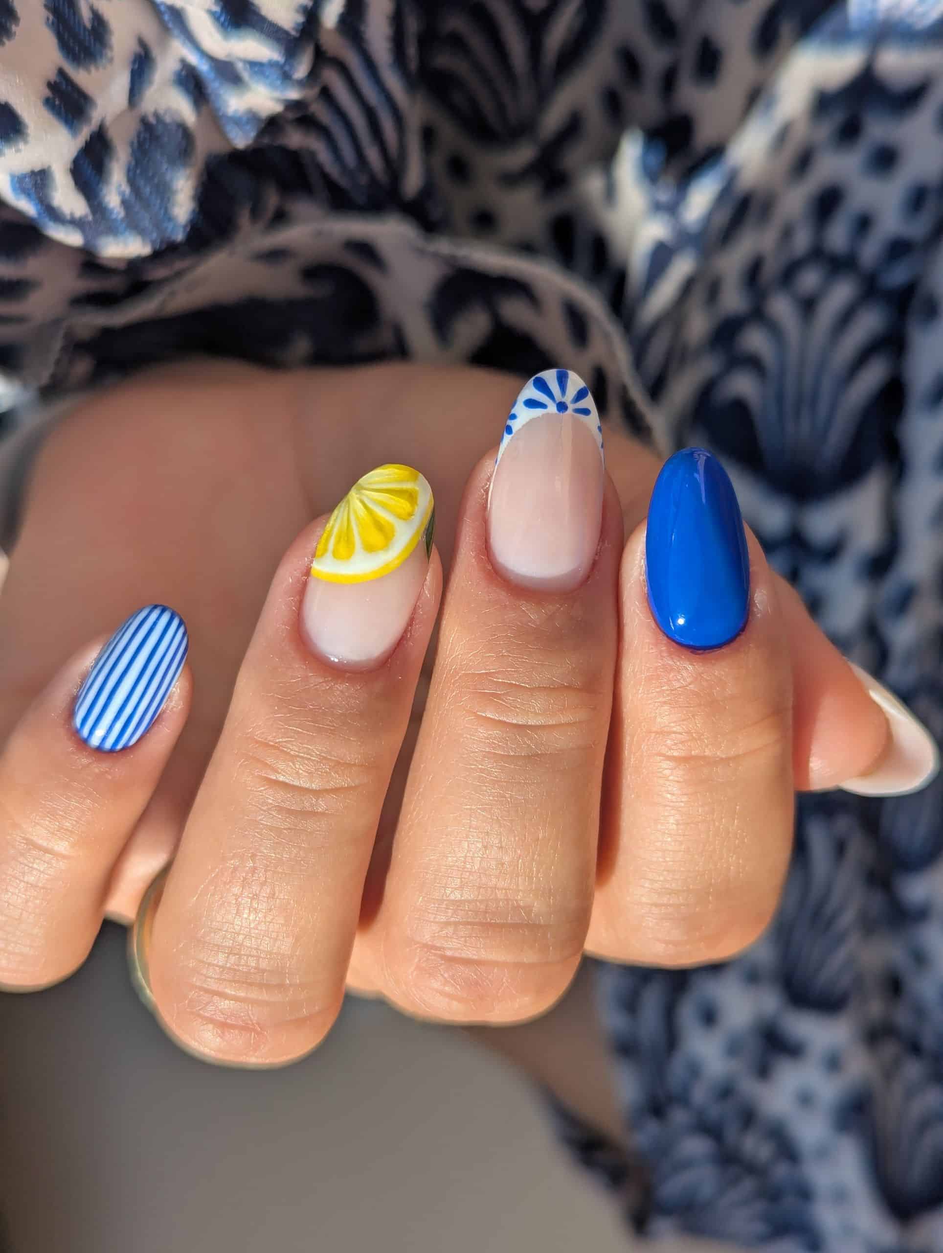 Nail Art by MadameSublime Nail Art by MadameSublime, une création surprise à Saint-André-de-Boëge